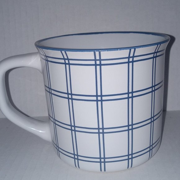 Camper mug with design and letter "E"  16 Fluid oz.  New - Picture 2 of 4